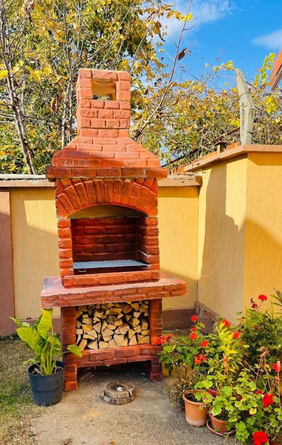 Leto House Apartman Zsilvásárhely Kültér fotó