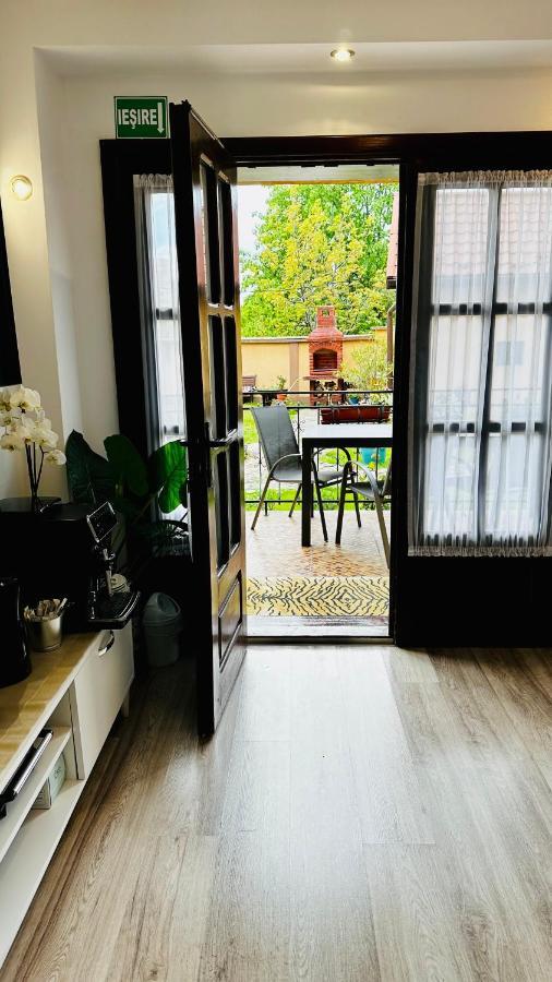 Leto House Apartman Zsilvásárhely Kültér fotó